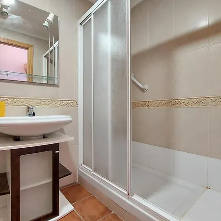 2 Bedroom Stunning In *