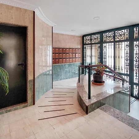 2 Bedroom Stunning In Apartament *