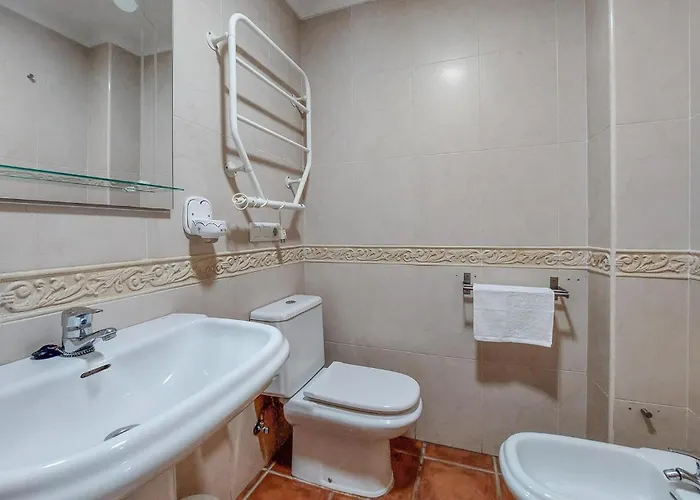 2 Bedroom Stunning In Apartamento Nerja