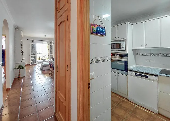 2 Bedroom Stunning In Apartamento Nerja