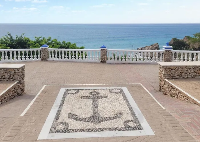 2 Bedroom Stunning In Apartamento